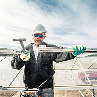 Knijnenburg-Zwirs werkt met de Oxxa® X-Grip 51-000 handschoen